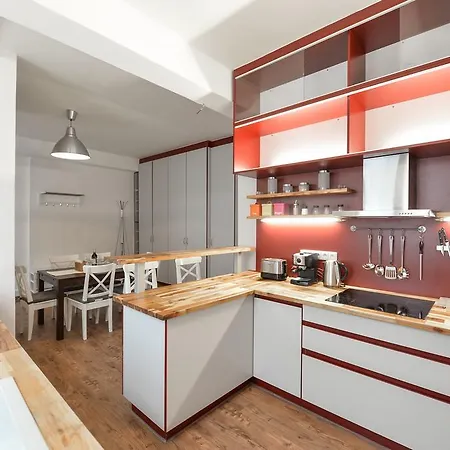Guestin 5room Family @ Revolucni Appartement *